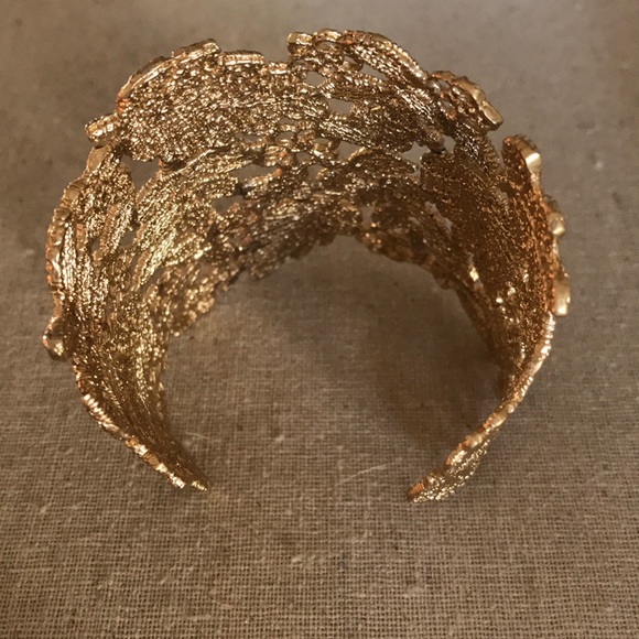 Stella & Dot Chantilly lace cuff - Picture 2 of 4